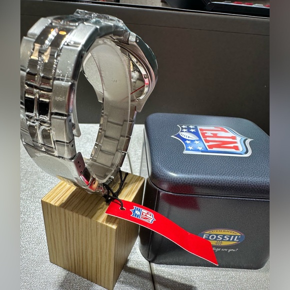 Collector's Edition Men's NFL Dallas Cowboys Fossil Watch - Brand New! - Picture 4 of 5